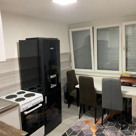 Stan Na Dan 情趣酒店 泽尼察